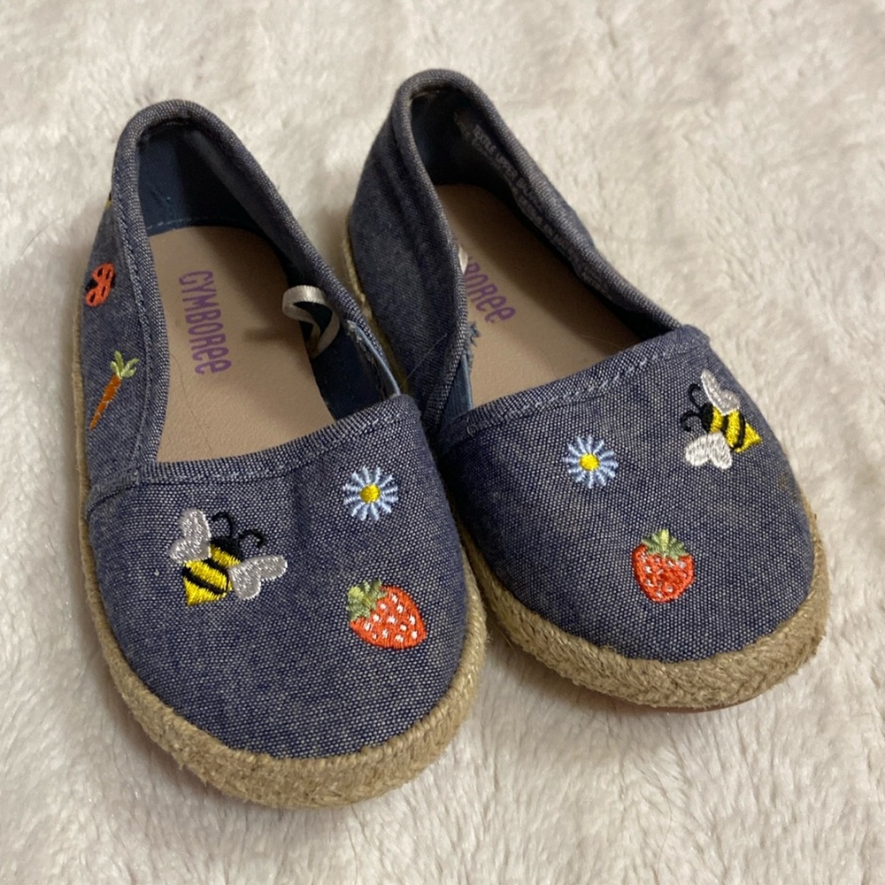 Spring slip ons with cute garden theme (toddler 7)